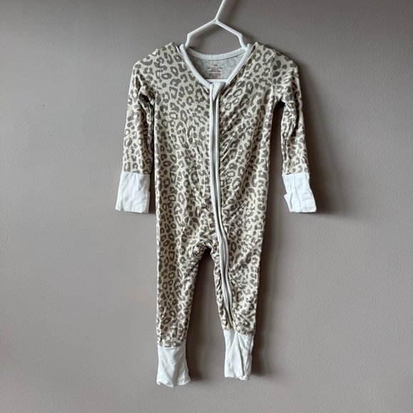 Baby Girl Bamboo Leopard Pattern Long Sleeve Sleeper Size 3-6 months - Picture 1 of 9
